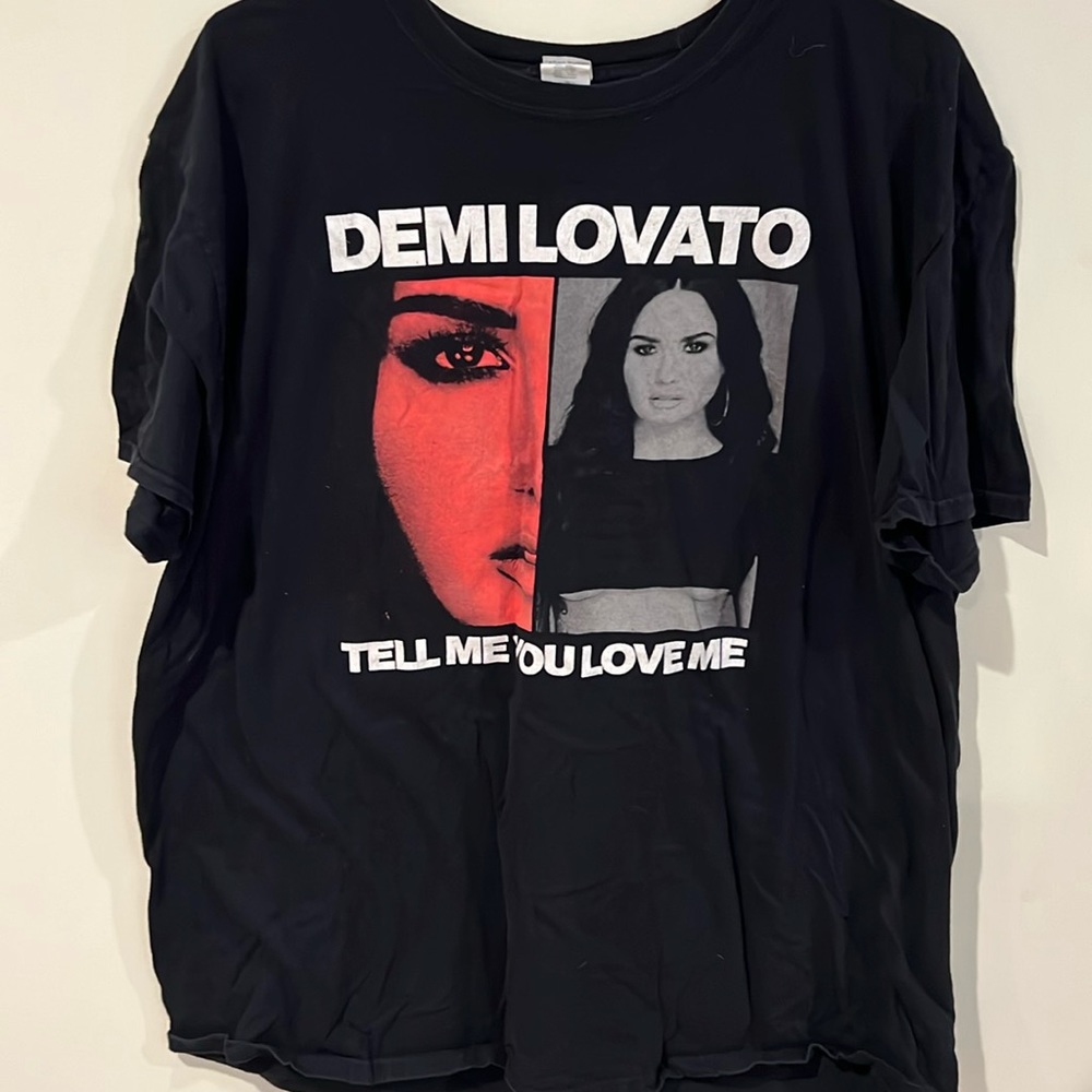 Demi Lovato - Tell Me You Love Me concert T-shirt